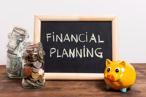 Reasons to hire a professional financial planner